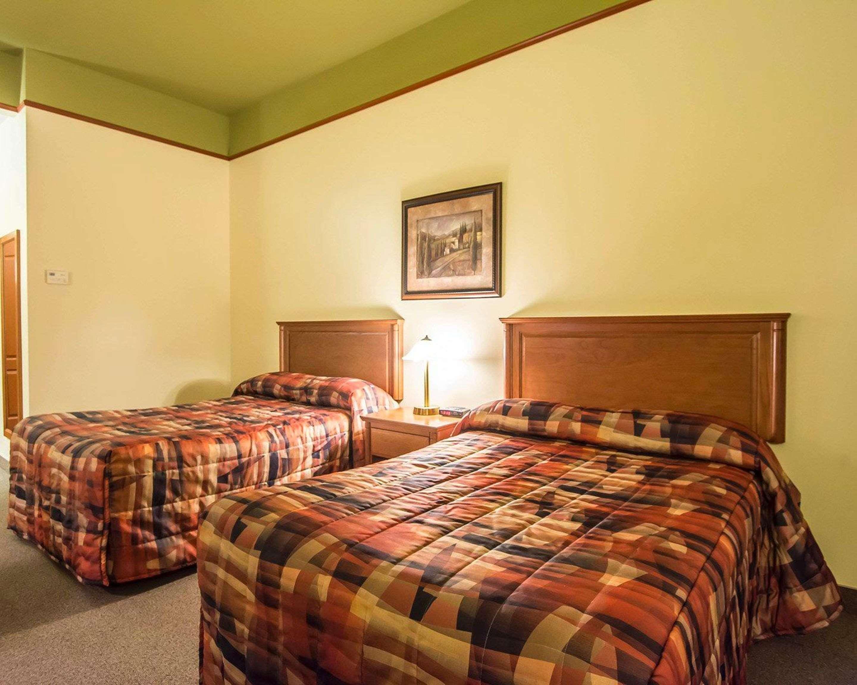 Econo Lodge Inn & Suites Montmagny Exteriér fotografie