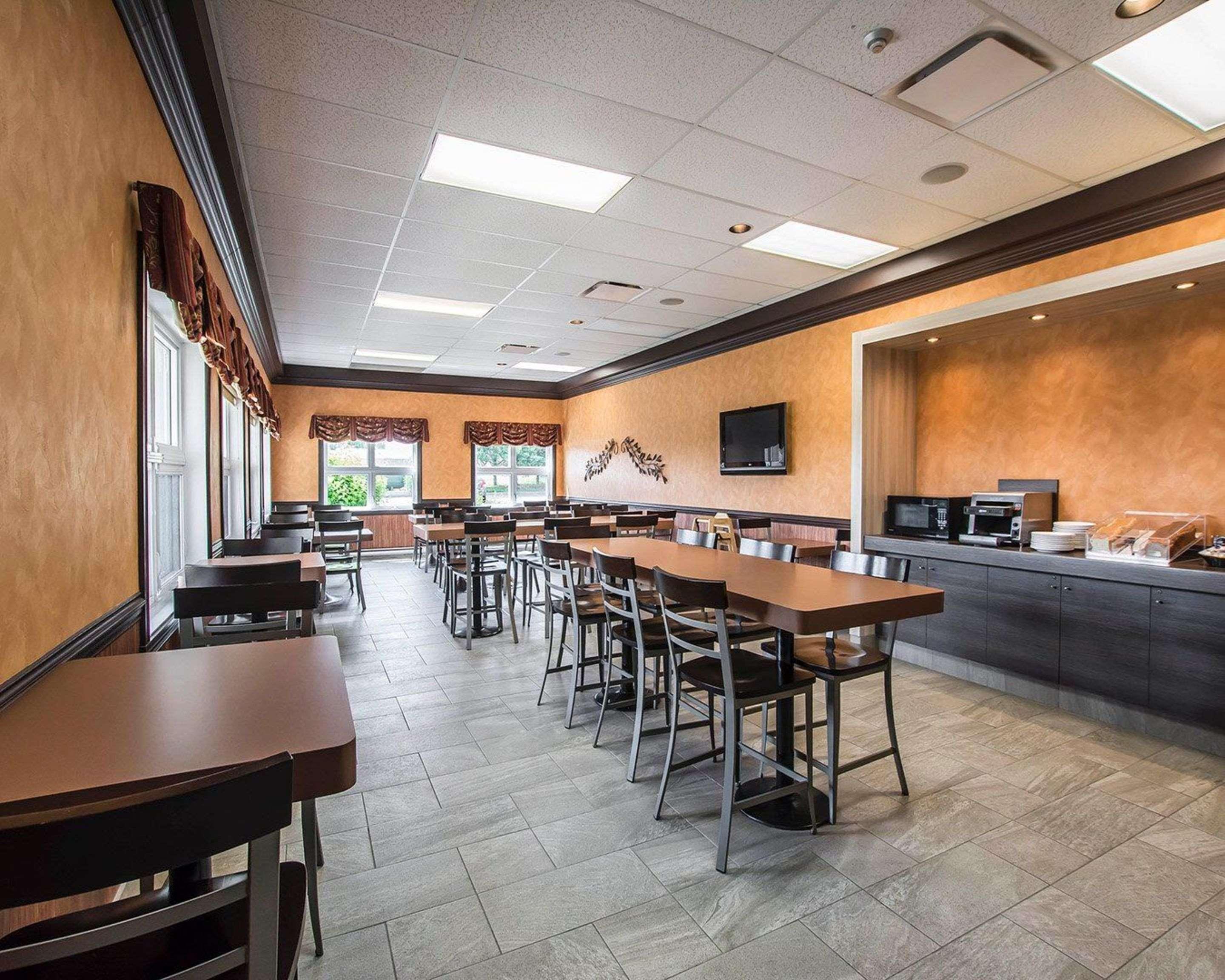 Econo Lodge Inn & Suites Montmagny Exteriér fotografie