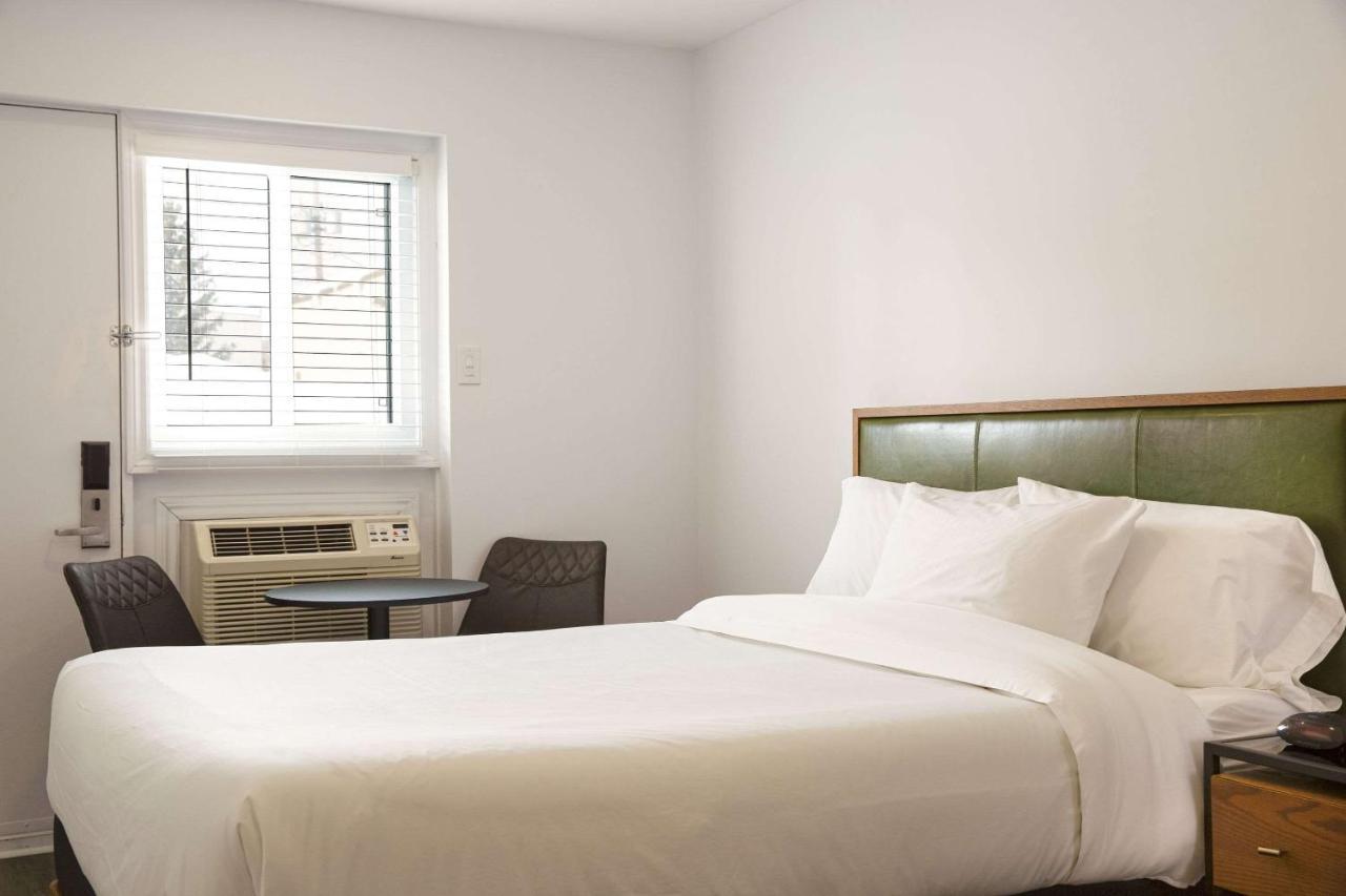 Econo Lodge Inn & Suites Montmagny Exteriér fotografie