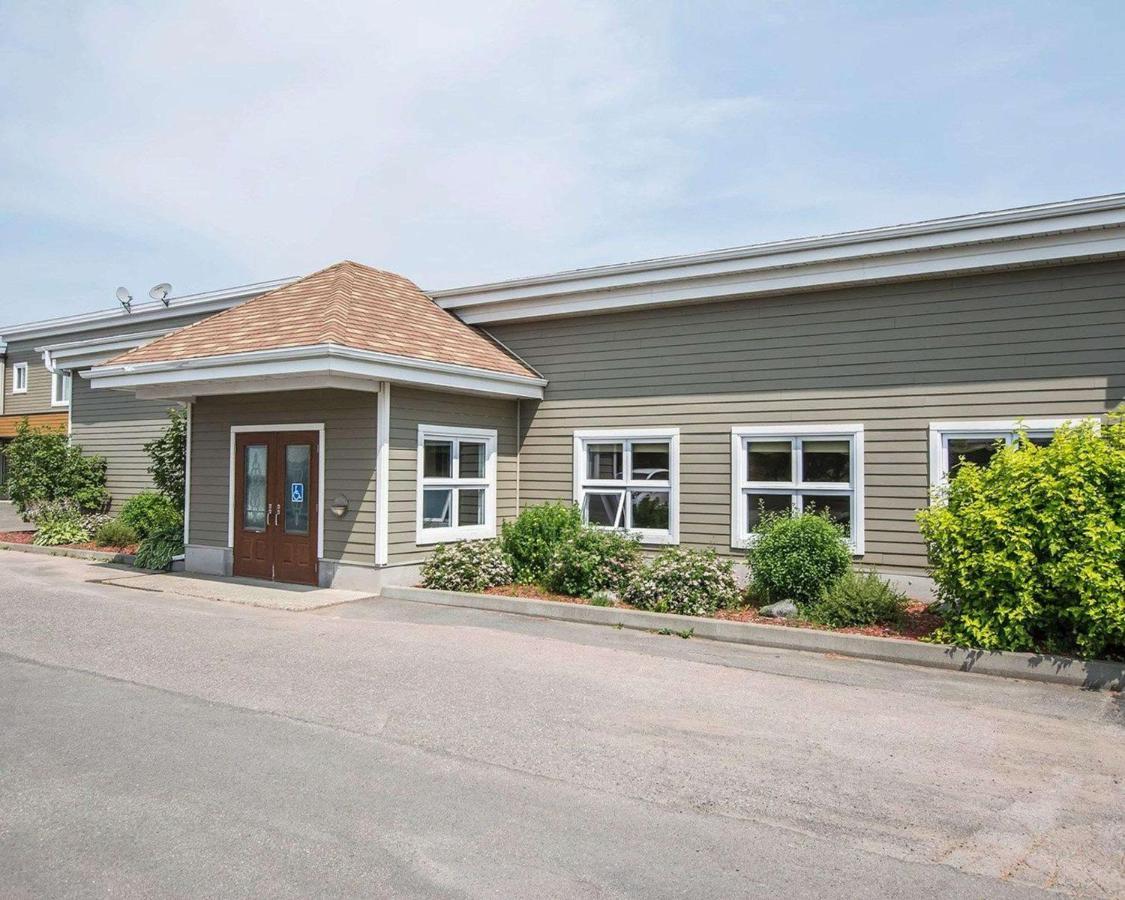 Econo Lodge Inn & Suites Montmagny Exteriér fotografie