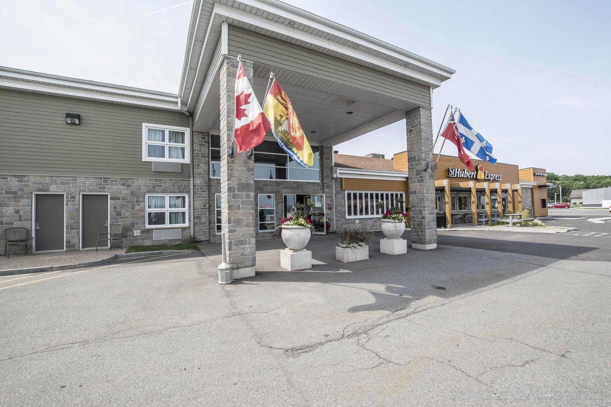 Econo Lodge Inn & Suites Montmagny Exteriér fotografie