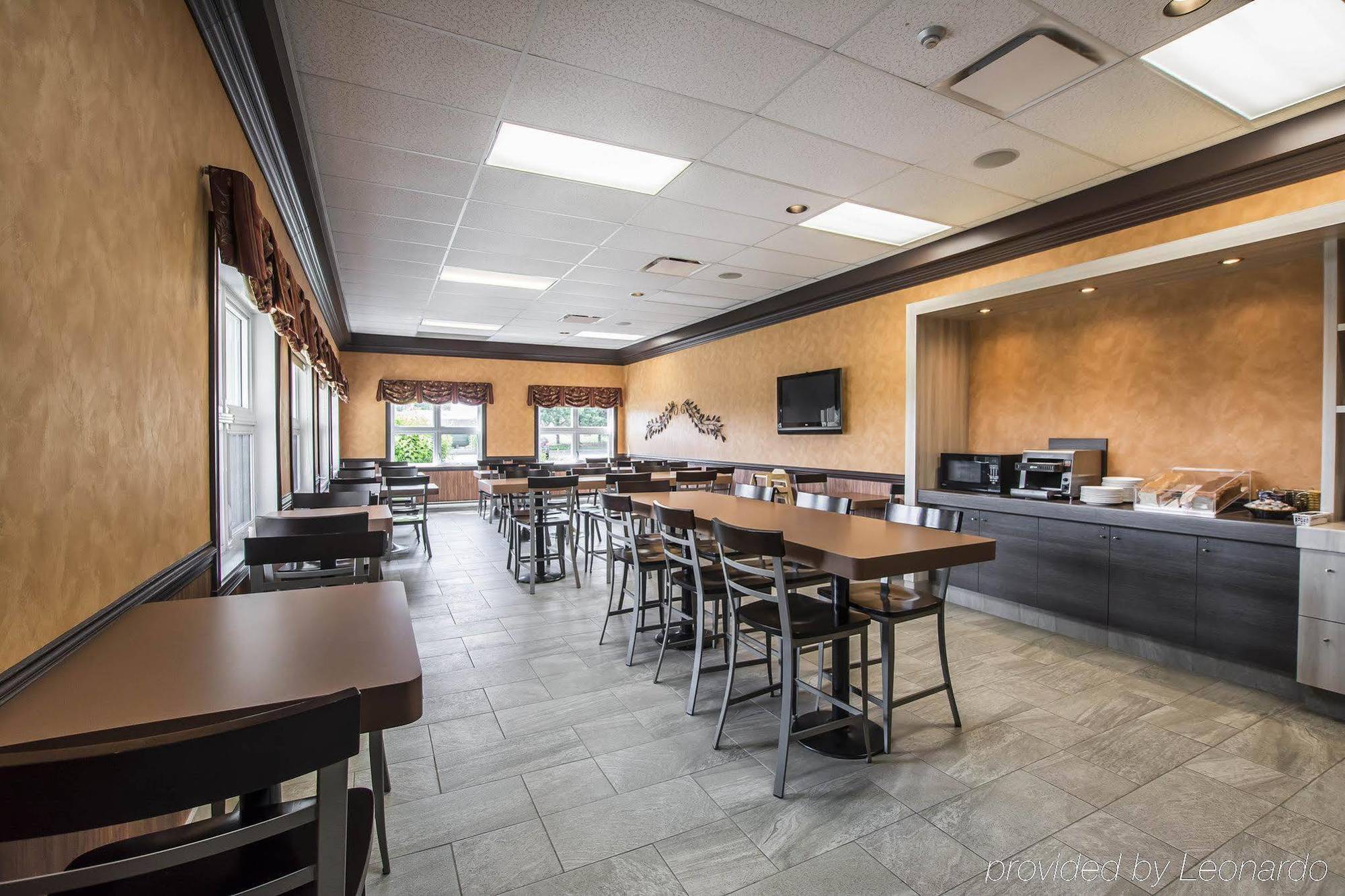 Econo Lodge Inn & Suites Montmagny Exteriér fotografie
