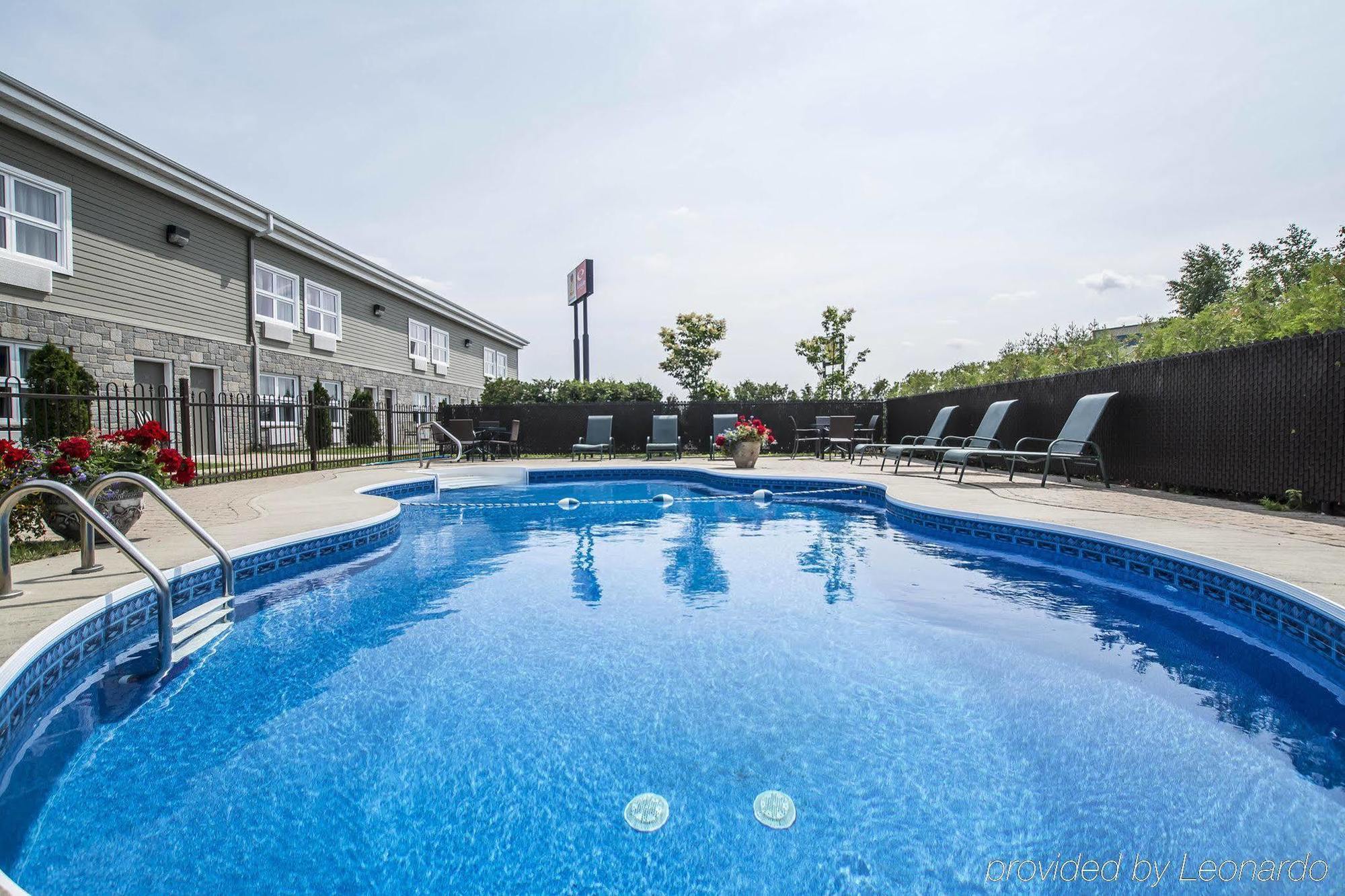 Econo Lodge Inn & Suites Montmagny Exteriér fotografie